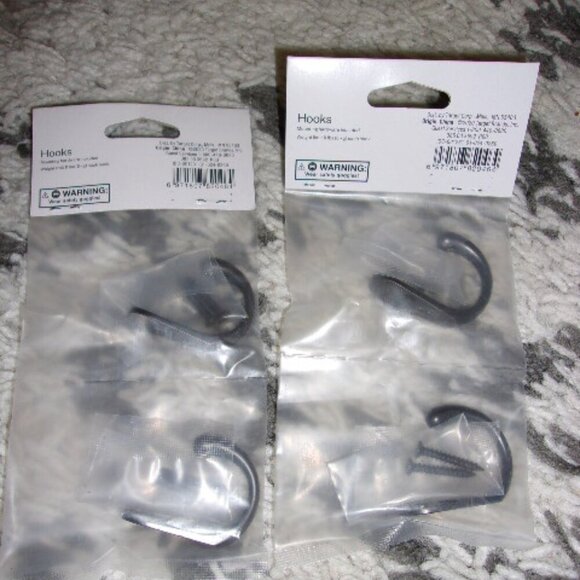Room Essentials Oil rubbed bronze finish hooks New - Picture 2 of 2